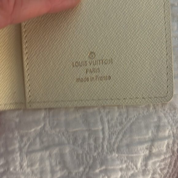 Cream Wallet - Picture 3 of 8
